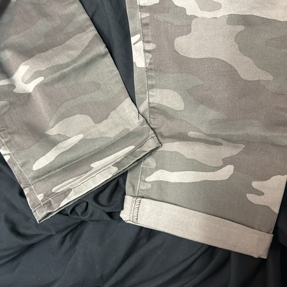 Wit & Wisdom size 14 Camo  pants - Picture 5 of 9